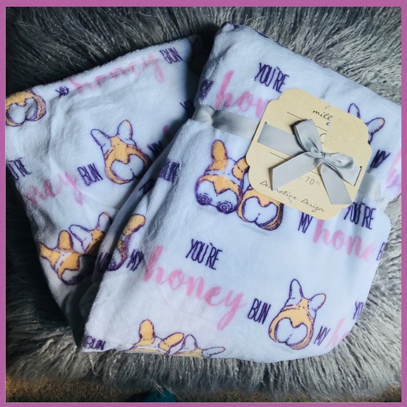 Milly You’re My Honey Bun Corgi Plush Blanket - Picture 3 of 8